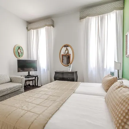 Hotiday Collection - Santa Lucia 4* Venedik