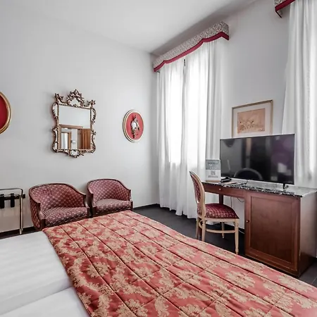 Hotiday Collection - Santa Lucia Otel 4*
