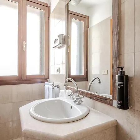 Otel Hotiday Collection - Santa Lucia Venedik