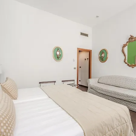 Hotiday Collection - Santa Lucia Otel 4*