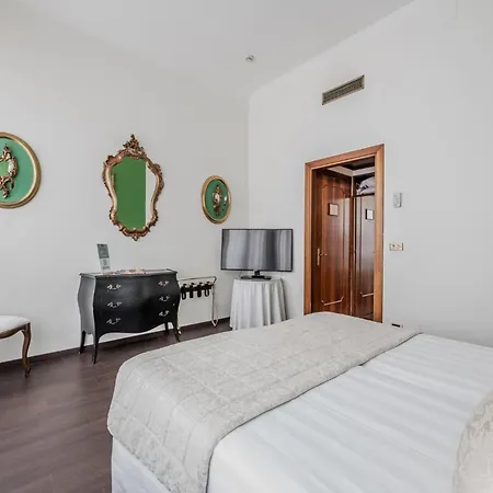 Hotiday Collection - Santa Lucia 4* Venedik