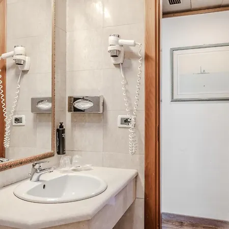 Hotiday Collection - Santa Lucia Otel Venedik