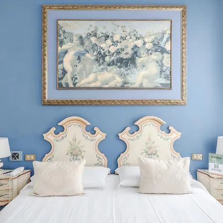 Hotiday Collection - Santa Lucia Otel